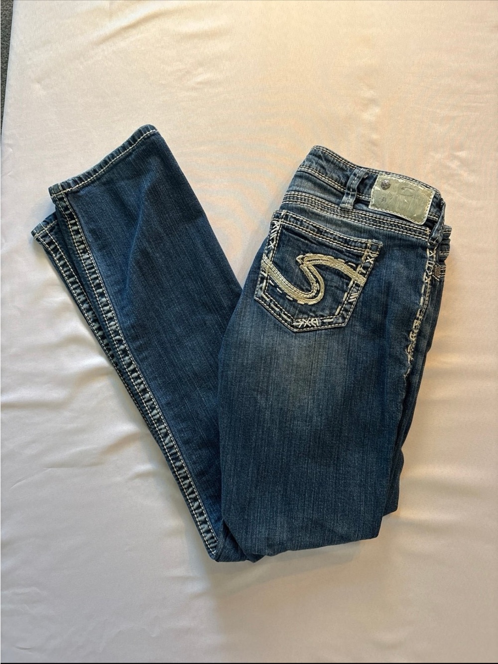 Silver Jeans Women's Dark Blue Baby Boot Cut Jeans with Embroidered Back Pocket